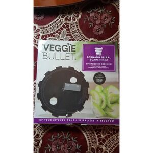 VEGGIE  BULLET TORNADO SPIRAL BLADE Spiralizes n seconds !